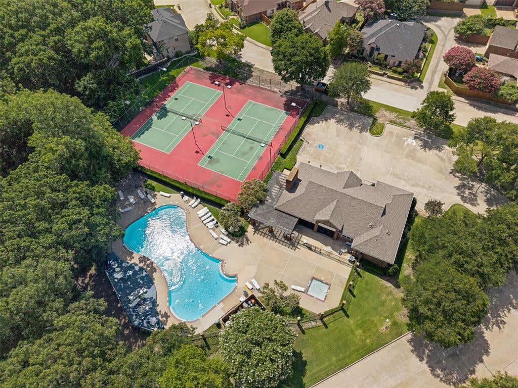 648 Woodland Way