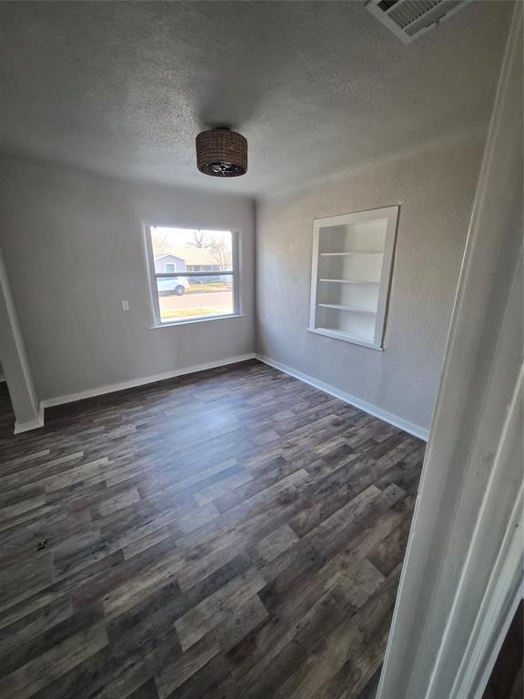 832 Featherston Street