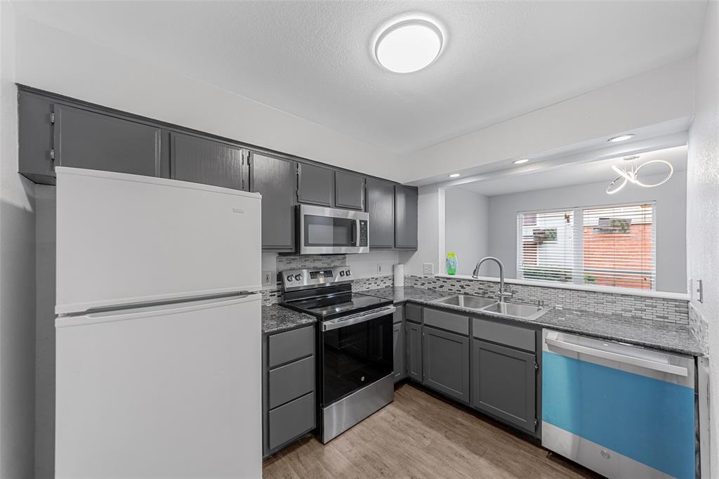 Eastridge 03 Twnhms - Residential Lease