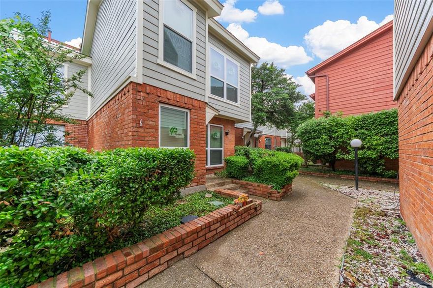 This newly updated Dallas condo located just minutes from downtown is move in ready! There are updates from top to bottom throughout this ideal two story, one bed, two bath property. The new roof, all new siding and all new windows were installed 2025. Brand new upstairs carpet installed 2025. Dishwasher, oven, and microwave are all brand new. Downstairs flooring installed 2024. Fresh paint, new LED lights and fixtures throughout the house give it a light, open feel with plenty of natural light throughout. The space is designed with an oversized primary bedroom and large living area with a fireplace perfect for entertaining. The separate dining area could easily double as a flex space or home office. The condo location is king, situated within short drives to all the dining, shopping, and entertainment that Northeast Dallas has to offer.
Lease requirements include screening through MySmartMove.com, TAR Application, 3 most recent pay-stubs, and copy of driver license.