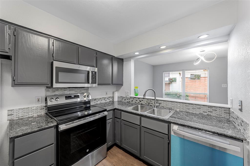 Eastridge 03 Twnhms - Residential Lease