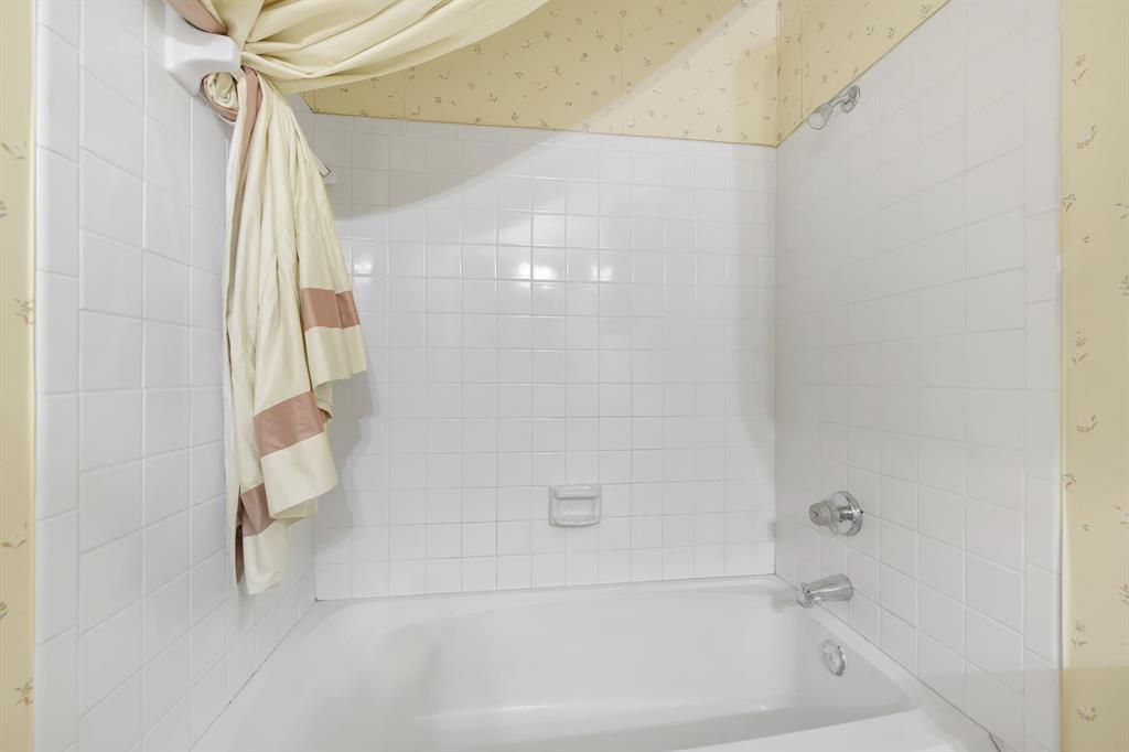 Creekbend Condo Ph 01-06 - Residential