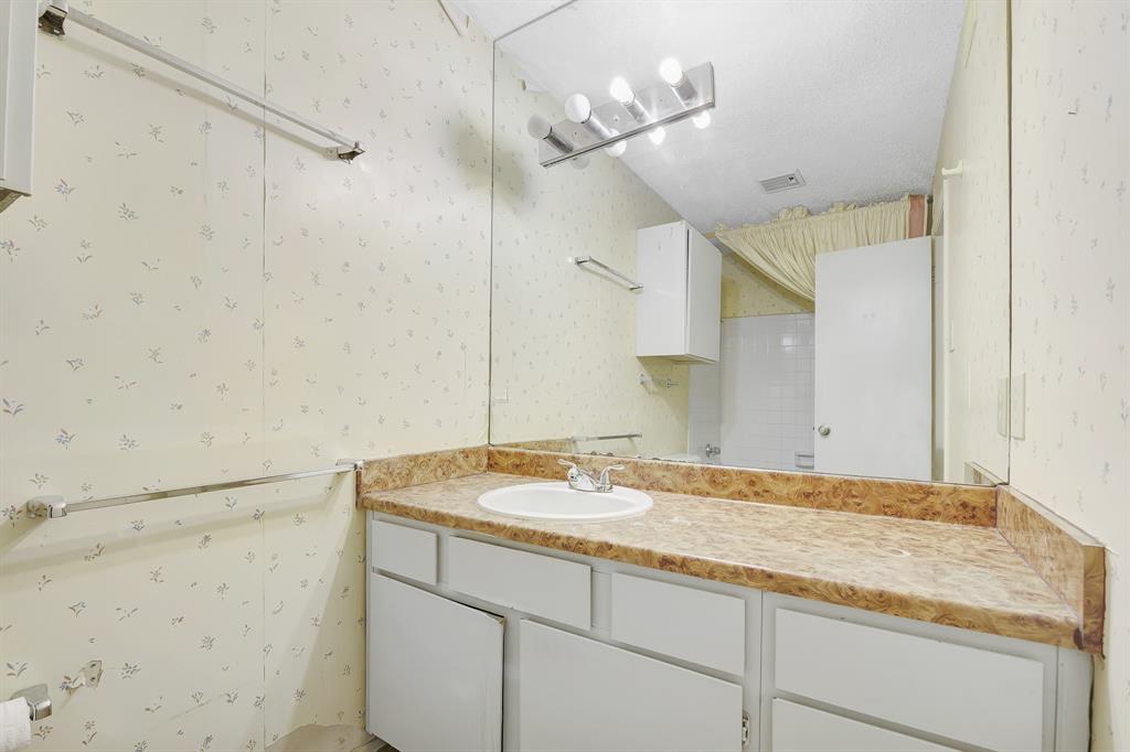 Creekbend Condo Ph 01-06 - Residential