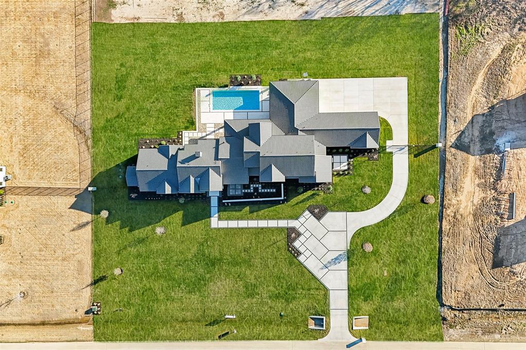 1410 Clydesdale Road