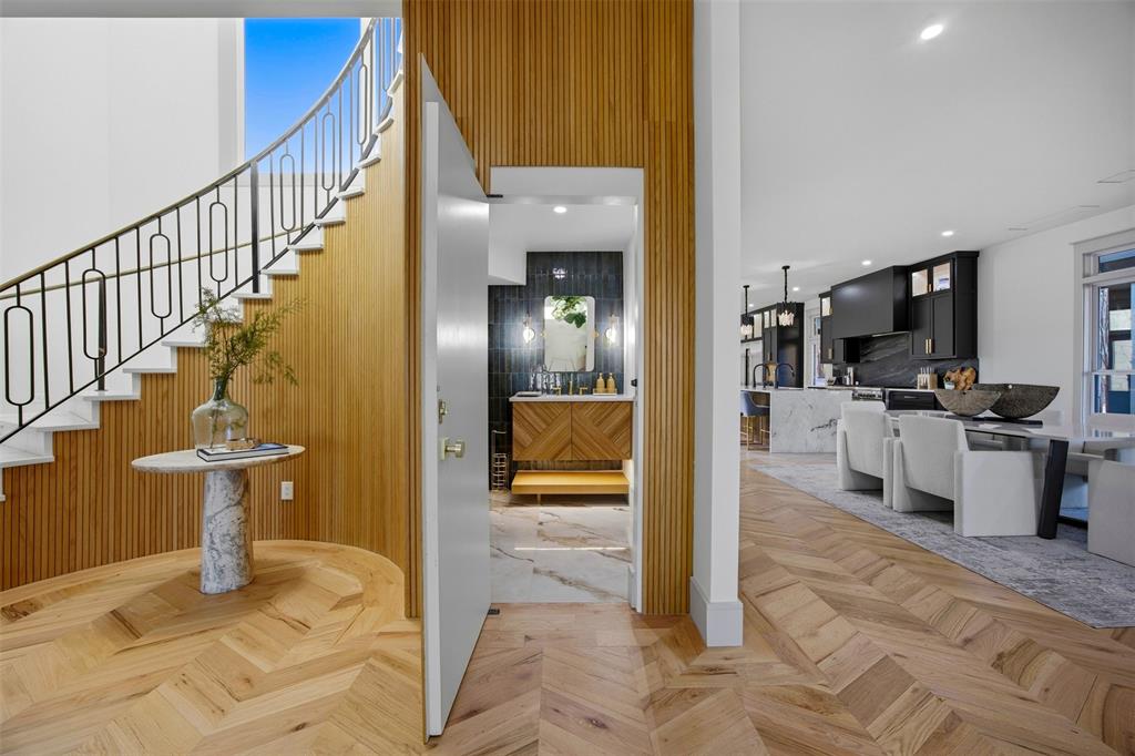 1000 W Wintergreen Road