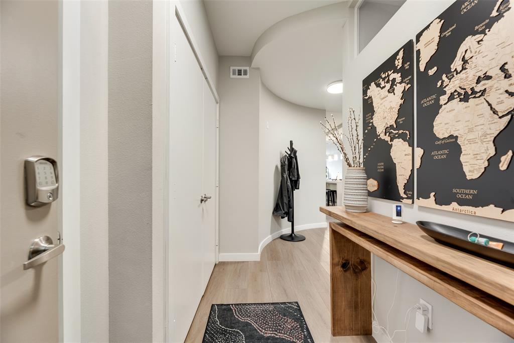 4107 Bowser Avenue 307