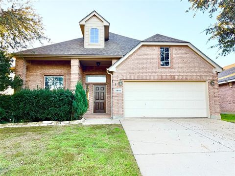 Photo of 2916 Red Wolf Drive, Fort Worth, TX 76244 (MLS # 21173692)