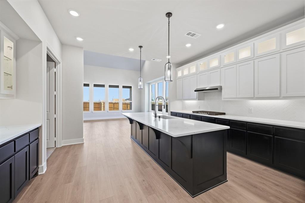 2701 Buckingham Lane