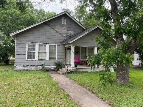 801 E Limestone Avenue Mart TX 76664