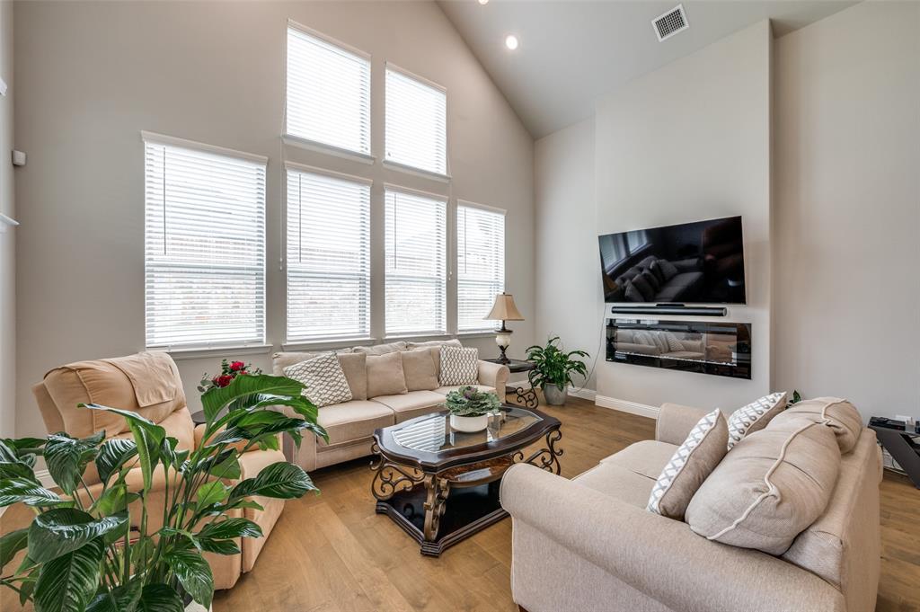 9767 Maple Hill Lane