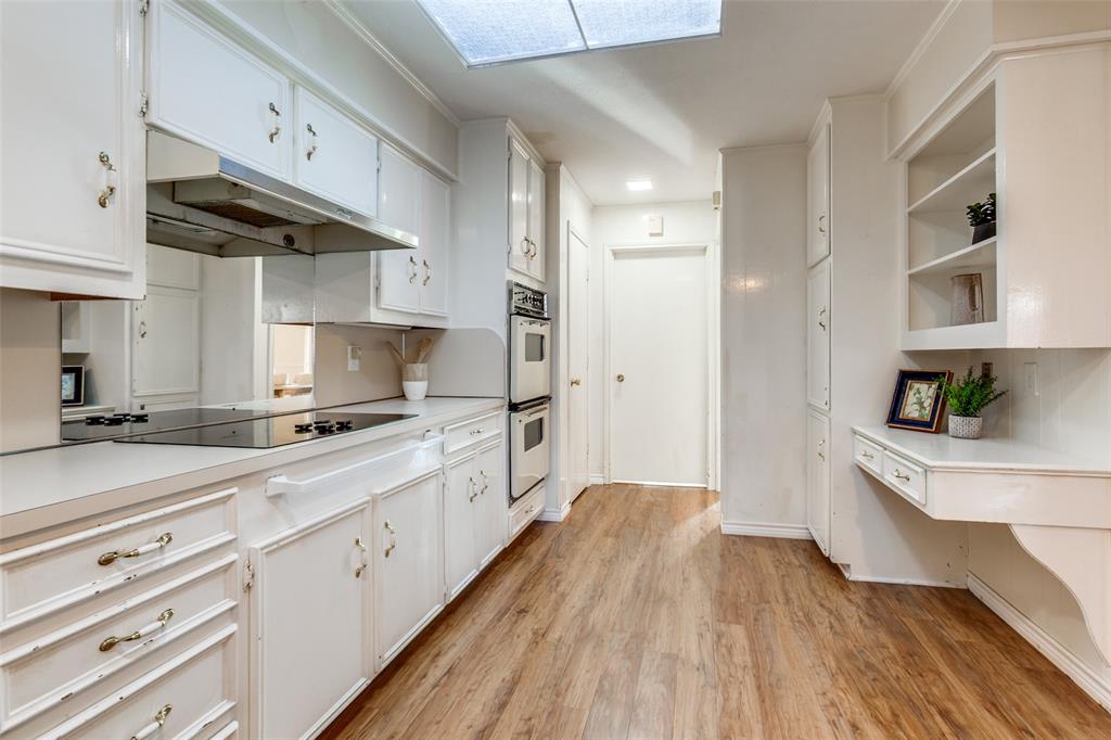 2401 Silver Holly Lane