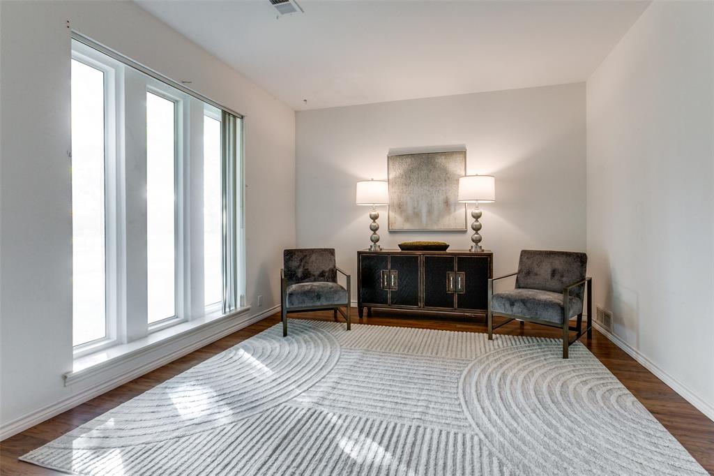 2401 Silver Holly Lane