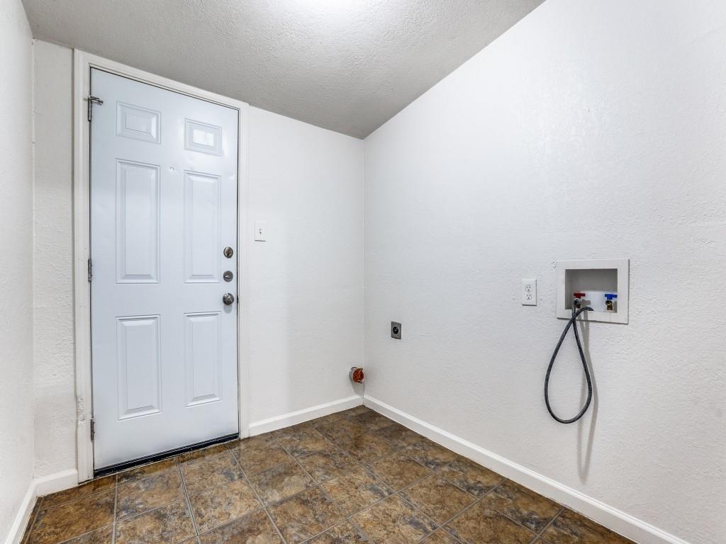 Colonial - Residential Lease