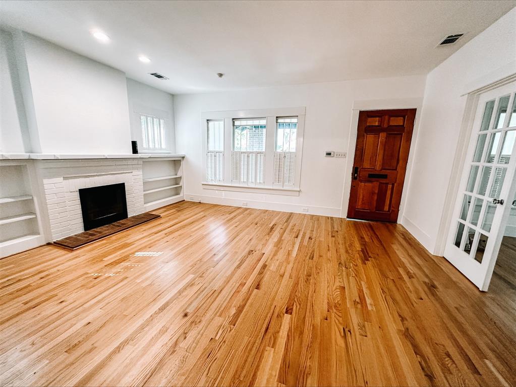 Mistletoe Sangamo Add - Residential