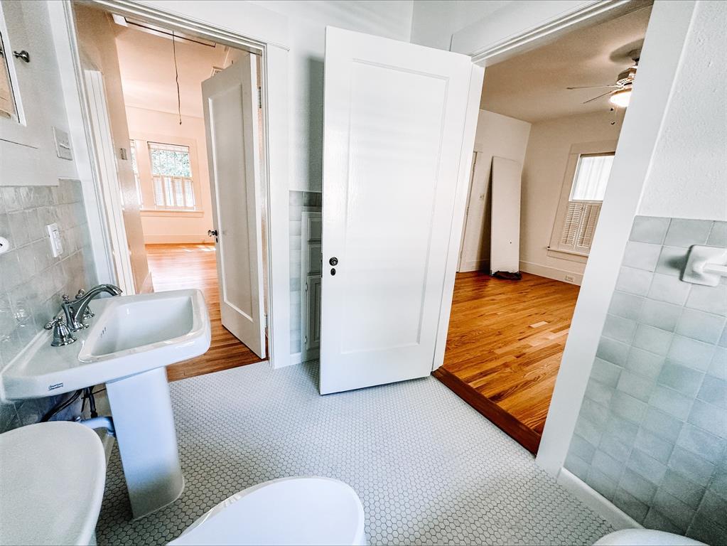 Mistletoe Sangamo Add - Residential