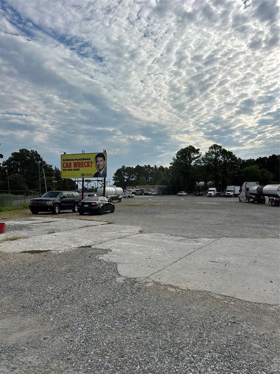 Tucker sub - Commercial Sale