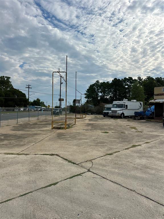 Tucker sub - Commercial Sale