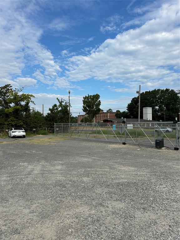 Tucker sub - Commercial Sale