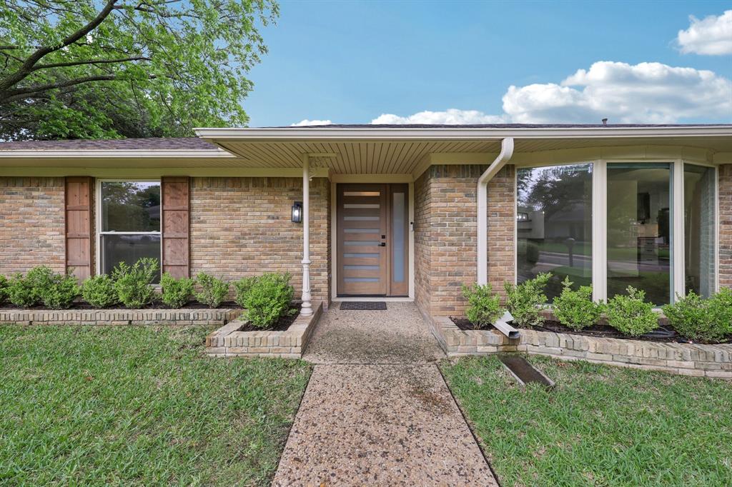 7414 Lynworth Drive