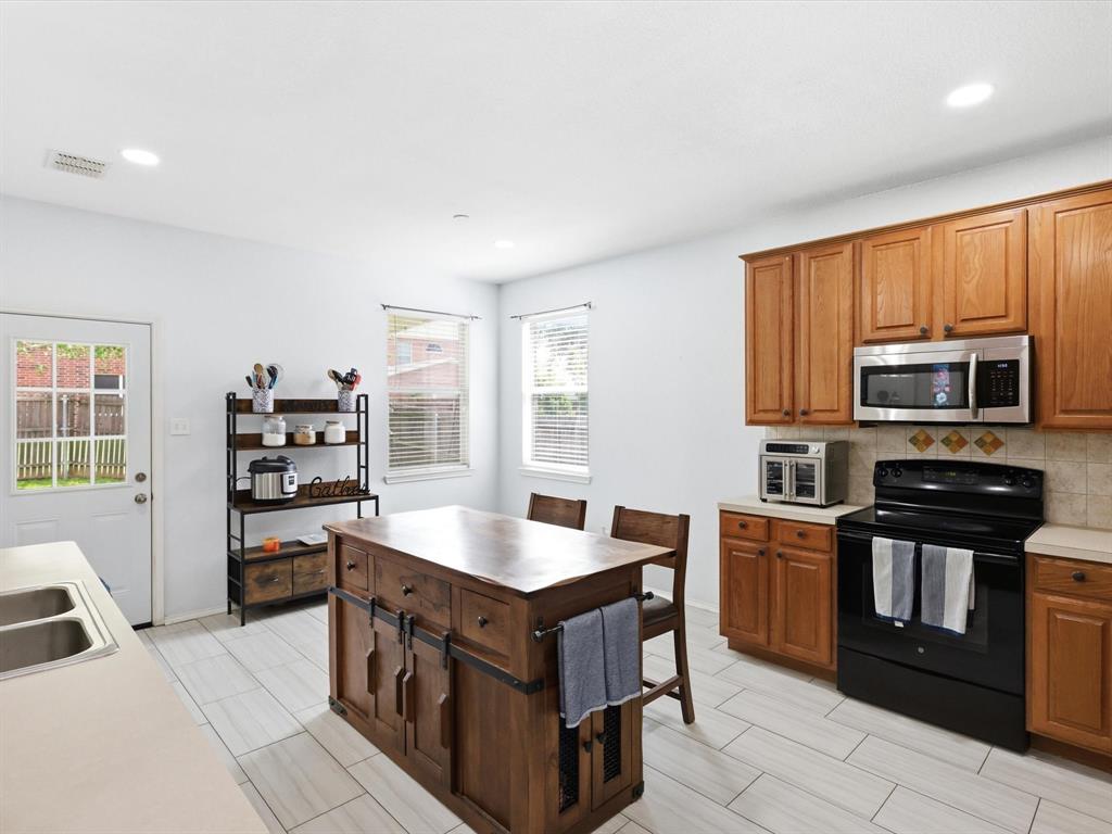 4505 Heron Pond Lane