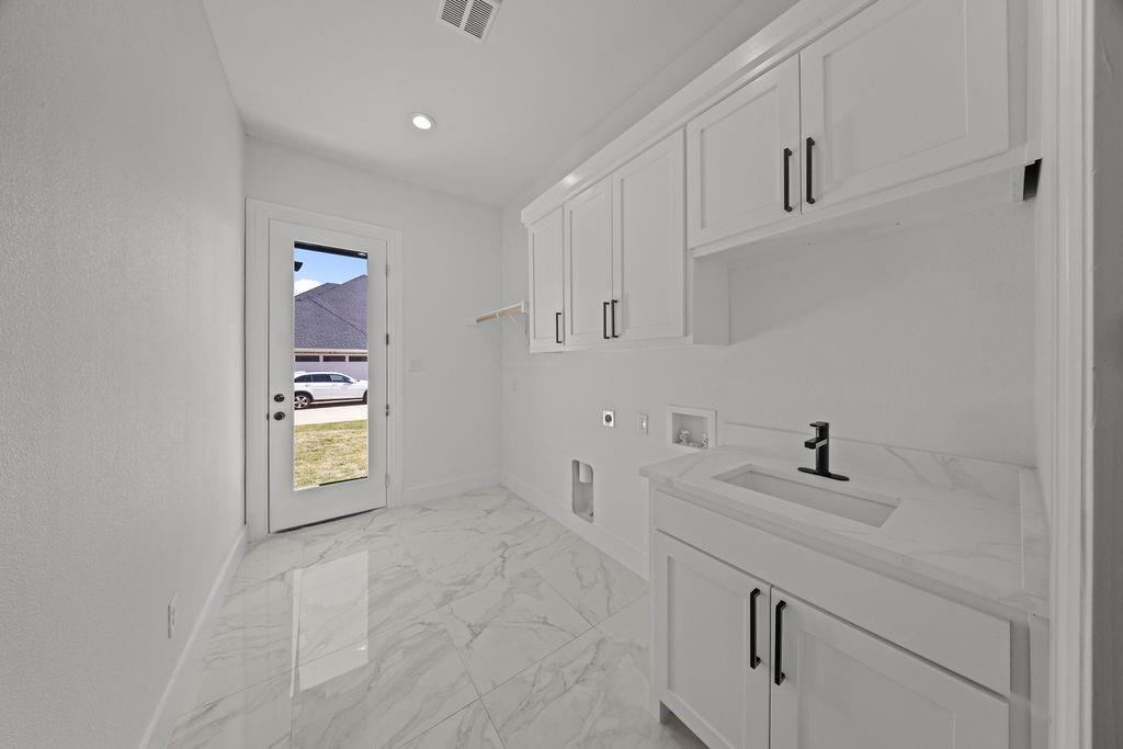 SLEEPY HOLLOW ESTS - Residential