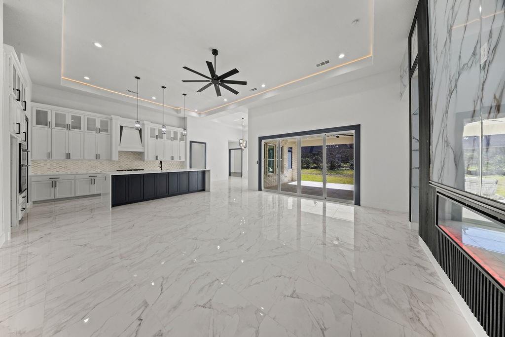 SLEEPY HOLLOW ESTS - Residential