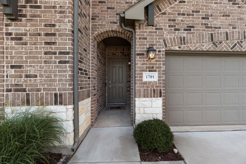 1701 Rose Finch Court