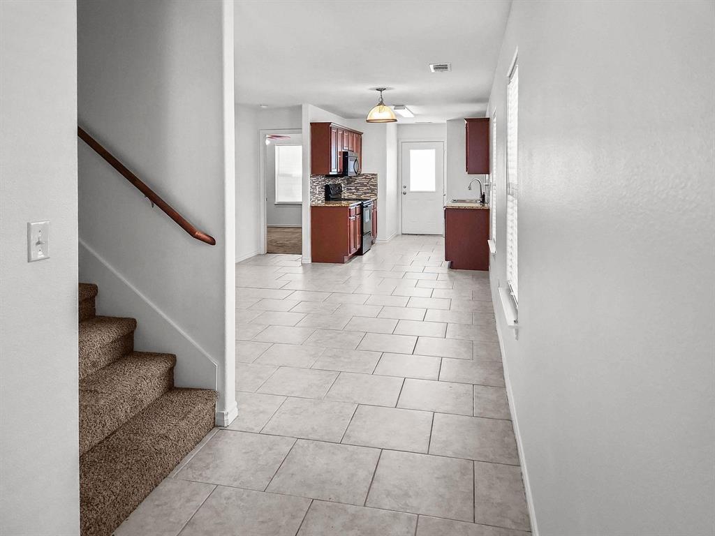 821 E College Avenue