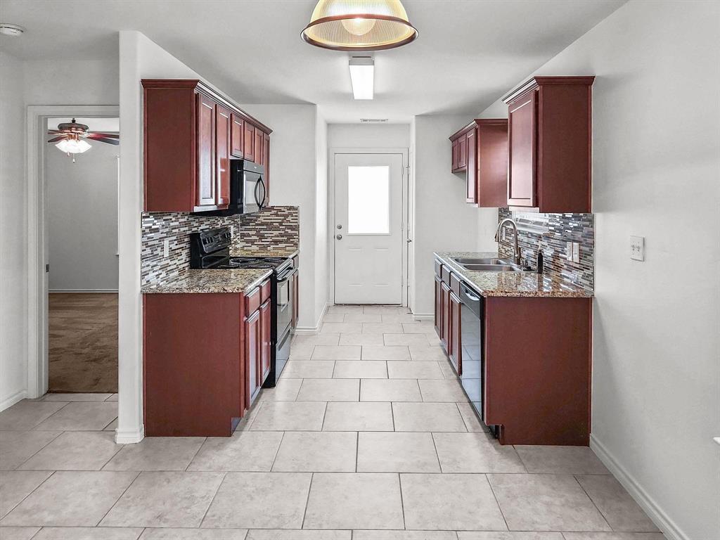 821 E College Avenue