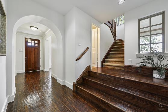 2201 Shakespeare Street