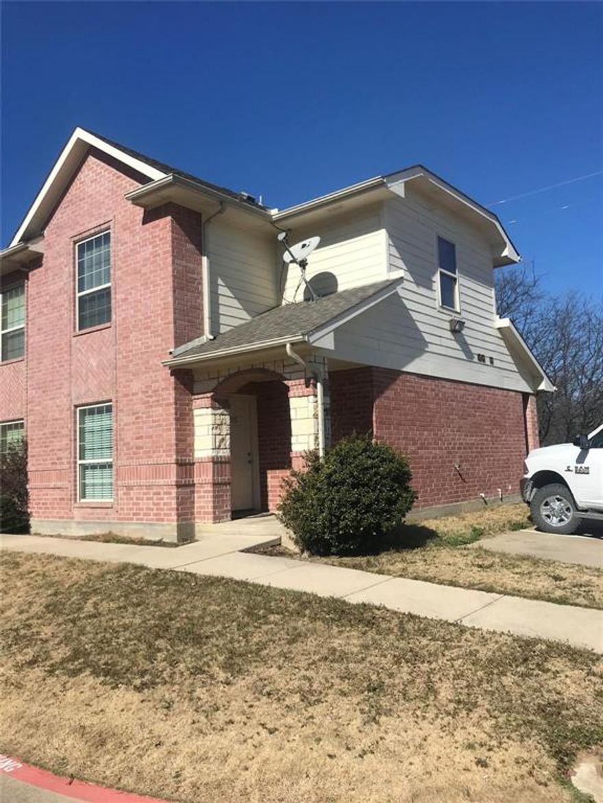 3 Bedroom 2 Bath , washer Dryer connection , will need your own refrigerator , near park , Aubrey Schools