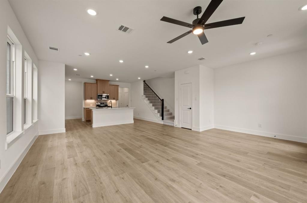 2552 Campden Mews