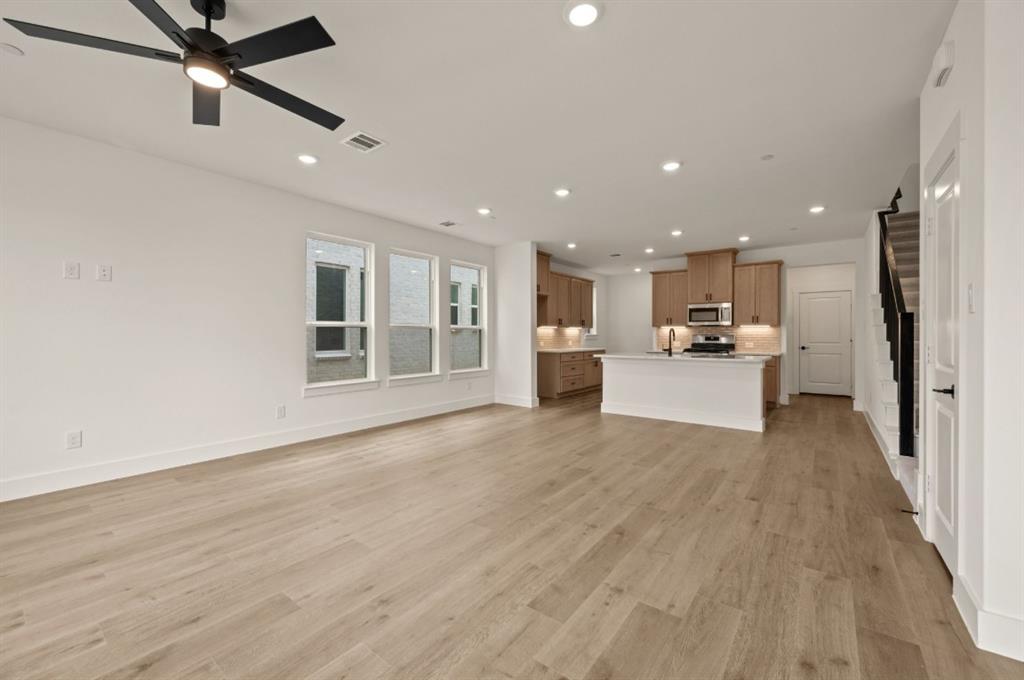 2552 Campden Mews
