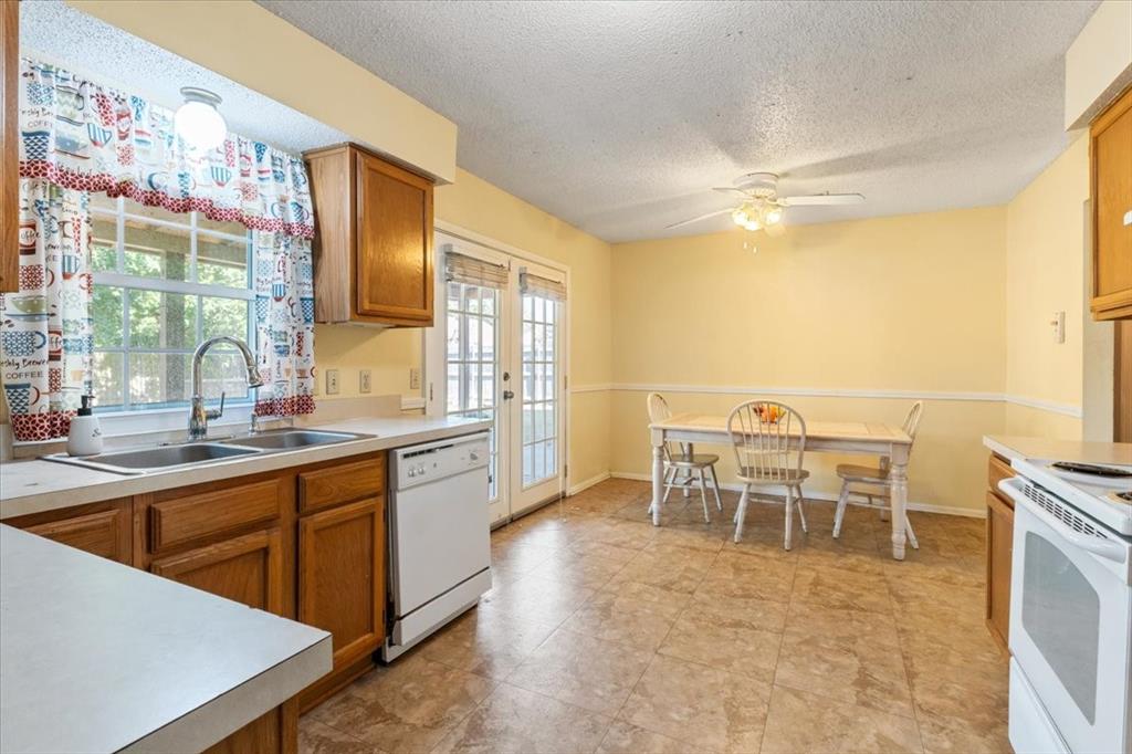 Grand Prairie, Texas 75052, United States, 3 Bedrooms Bedrooms, ,2 BathroomsBathrooms,Residential,Active,198488