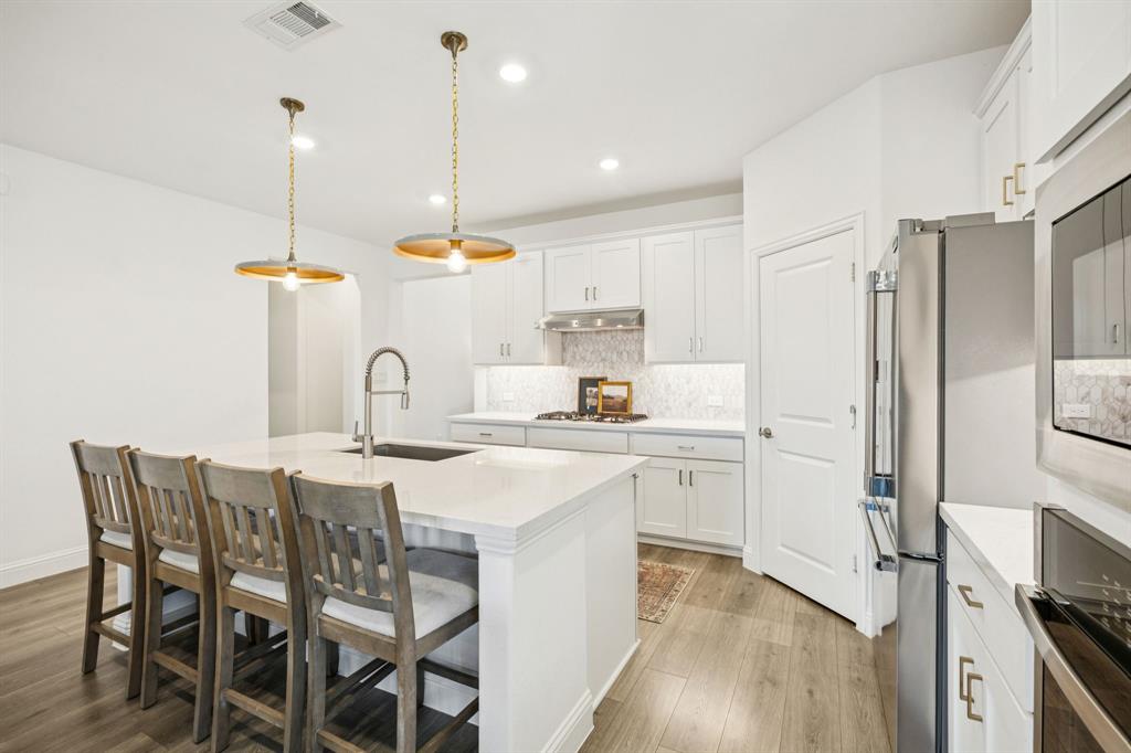 208 Castle Rock Drive