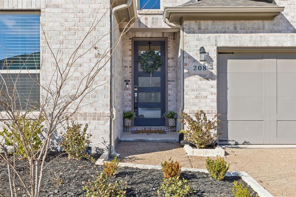 208 Castle Rock Drive