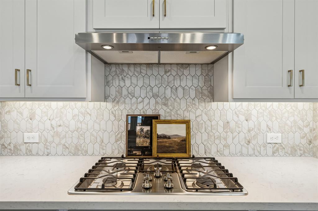 208 Castle Rock Drive