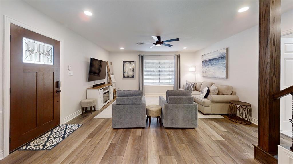 1425 Blackhawk Circle