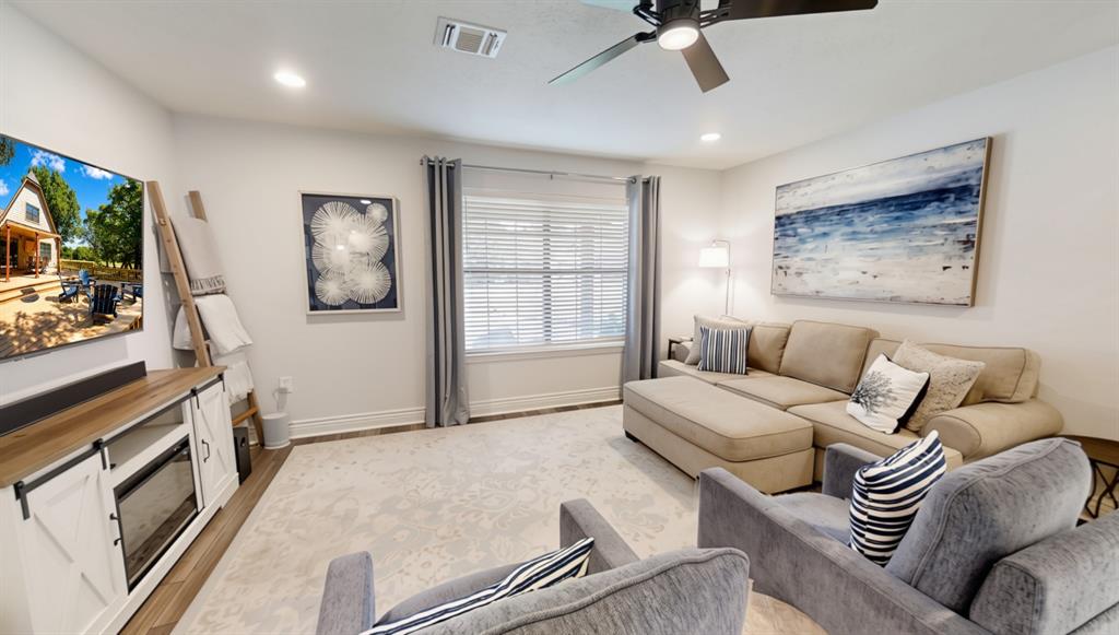 1425 Blackhawk Circle