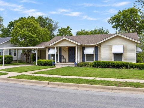 Photo of 301 Washington Street, Garland, TX 75040 (MLS # 21388673)