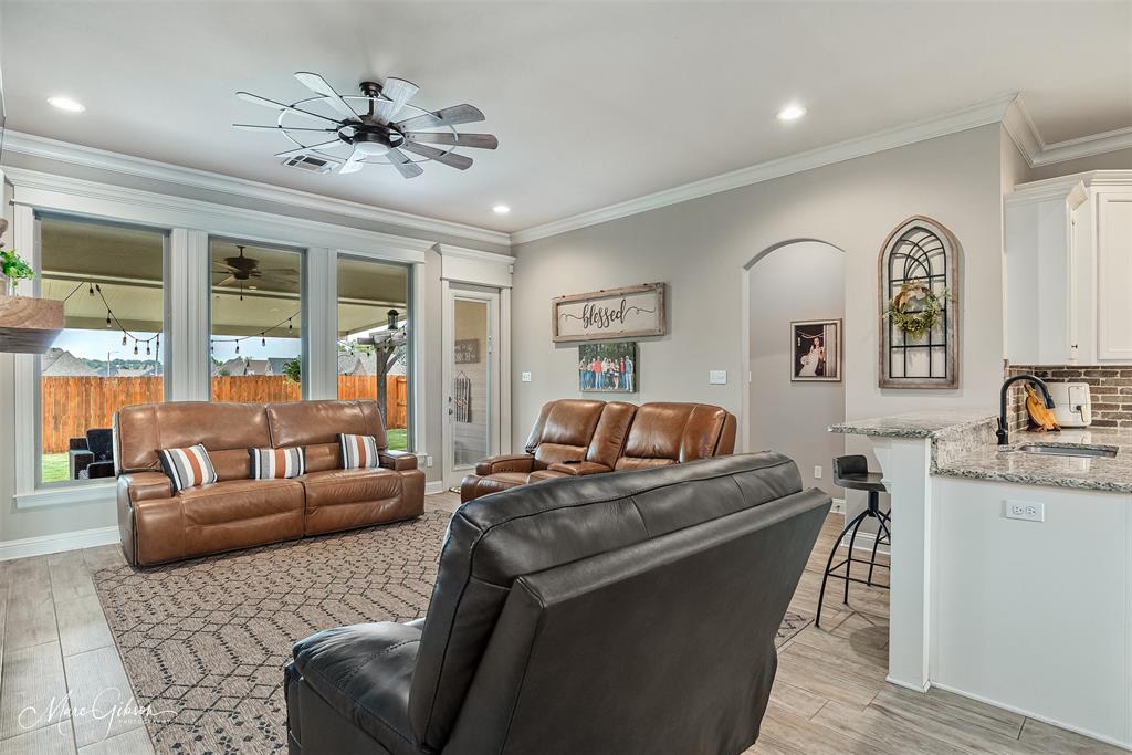 Benton, Louisiana 71006, United States, 4 Bedrooms Bedrooms, ,2 BathroomsBathrooms,Residential,Active,214222