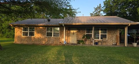 Photo of 208 Mill Street, Lone Oak, TX 75453 (MLS # 21217101)