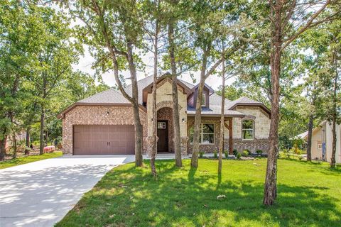 A home in Lake Kiowa