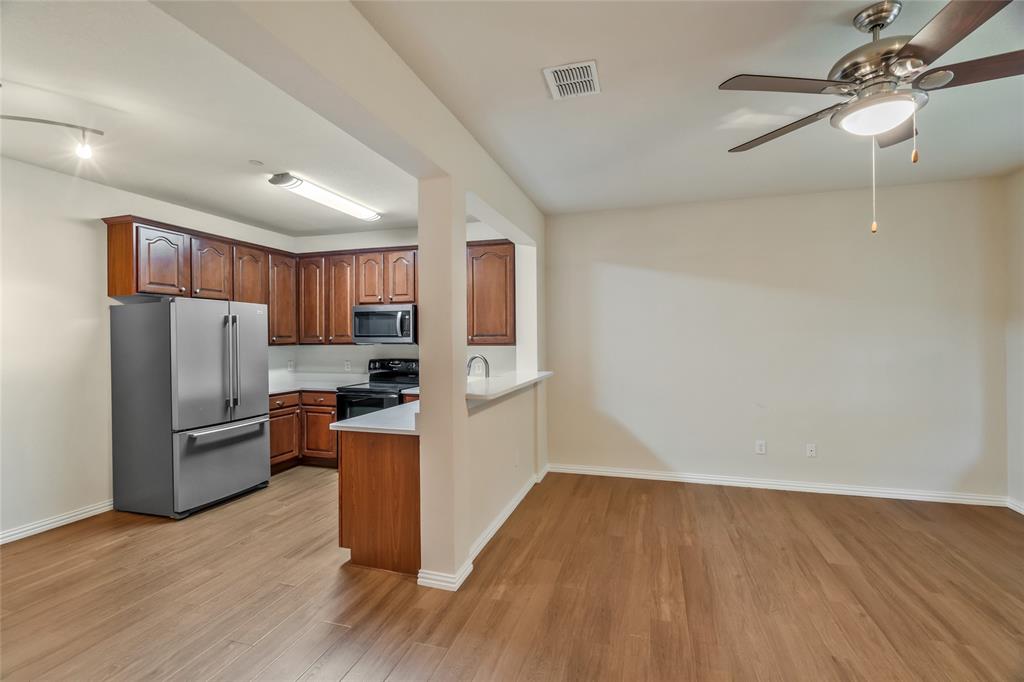 Bedford, Texas 76021, United States, 2 Bedrooms Bedrooms, ,3 BathroomsBathrooms,Residential,Active,114559