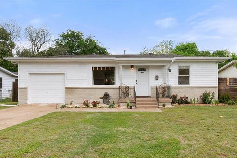 Photo of 1101 Eric Avenue, Arlington, TX 76012 (MLS # 21238848)