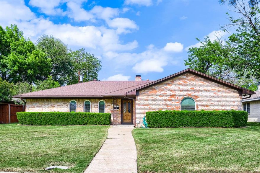 This charming brick ranch offers 3 bedrooms and 2.5 bathrooms and is filled with natural light throughout. Located at 6946 Hunnicut Pl in Dallas, this single-family home features a bright, open layout with a chef’s kitchen overlooking the living area—perfect for everyday living and entertaining. The kitchen offers generous counter space and storage, creating an ideal workspace for cooking and gathering. The large fenced backyard provides plenty of room to relax or play and includes a covered patio for enjoying the outdoors year-round. A comfortable, well-designed home in a convenient Dallas location.