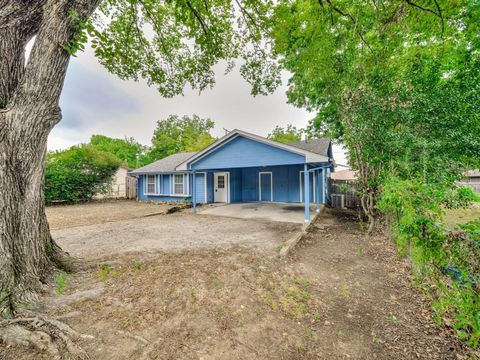 A home in Lake Dallas