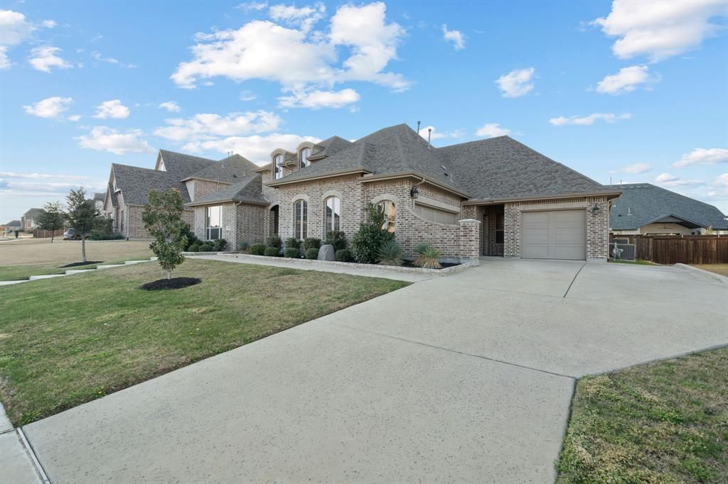 Photo of 2805 Chandler Court, Mansfield, TX 76063 (MLS # 21161637)