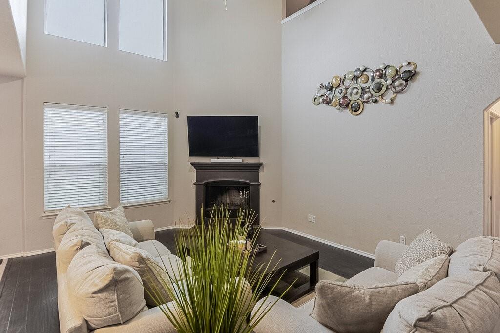 925 Lake Grove Drive