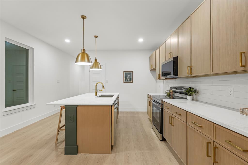 Lincoln Manor - Residential Lease